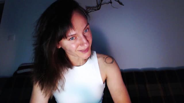 Gallery image thumbnail from Beth_'s myfreecams stream on, 06/23/2025, 18:57 image 3 of 20
