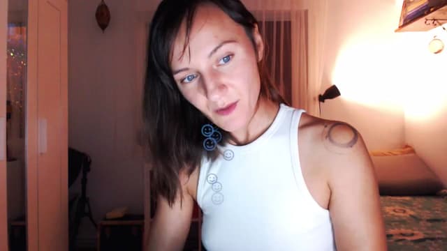 Gallery image thumbnail from Beth_'s myfreecams stream on, 08/07/2025, 18:39 image 19 of 20