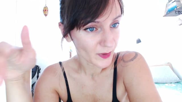 Gallery image thumbnail from Beth_'s myfreecams stream on, 08/10/2025, 15:36 image 18 of 20
