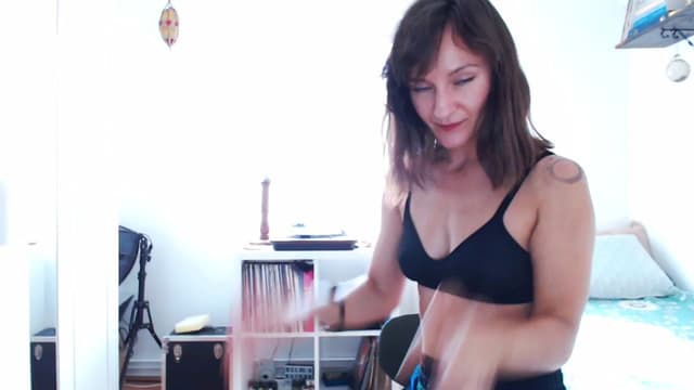 Gallery image thumbnail from Beth_'s myfreecams stream on, 08/10/2025, 15:36 image 8 of 20