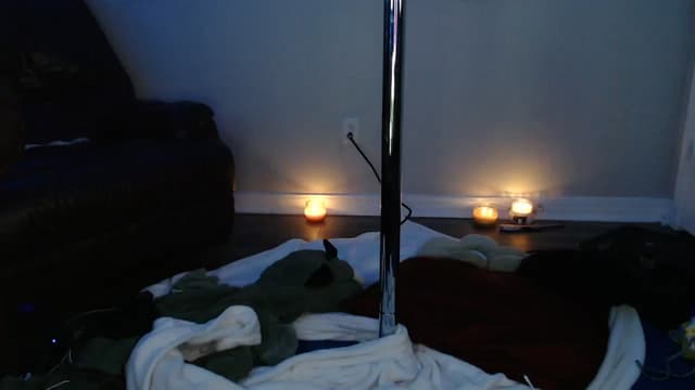 Gallery image thumbnail from Blov3's myfreecams stream on, 04/17/2025, 10:26 image 15 of 20