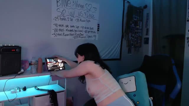 Gallery image thumbnail from Blov3's myfreecams stream on, 04/25/2025, 09:51 image 11 of 20