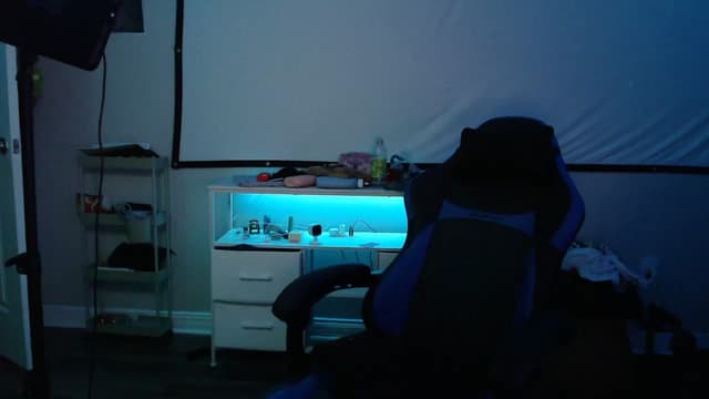 Gallery image thumbnail from Blov3's myfreecams stream on, 04/27/2025, 08:26 image 7 of 20