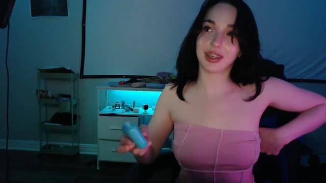 Gallery image thumbnail from Blov3's myfreecams stream on, 04/27/2025, 08:26 image 1 of 20