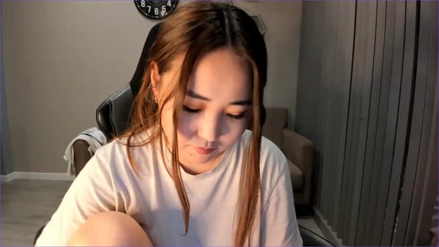 Gallery image thumbnail from Borra's myfreecams stream on, 11/23/2022, 07:17 image 6 of 20