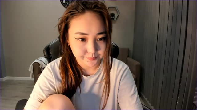 Gallery image thumbnail from Borra's myfreecams stream on, 11/23/2022, 07:17 image 7 of 20
