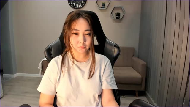 Gallery image thumbnail from Borra's myfreecams stream on, 11/23/2022, 07:17 image 9 of 20
