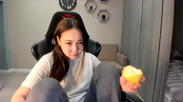 Gallery image thumbnail from Borra's myfreecams stream on, 11/22/2022, 09:10 image 15 of 20