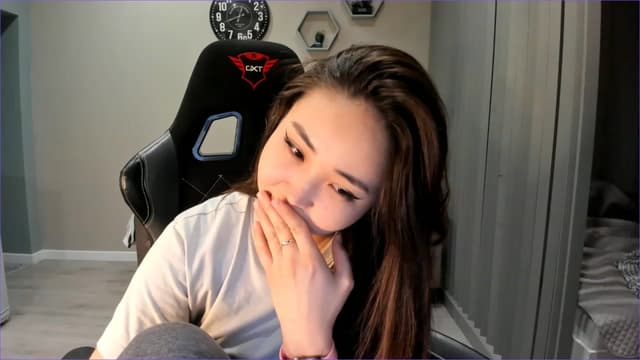 Gallery image thumbnail from Borra's myfreecams stream on, 11/22/2022, 09:10 image 18 of 20