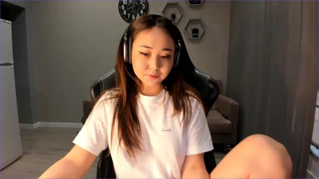 Gallery image thumbnail from Borra's myfreecams stream on, 11/25/2022, 04:25 image 20 of 20