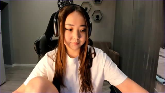 Gallery image thumbnail from Borra's myfreecams stream on, 11/25/2022, 08:52 image 8 of 20