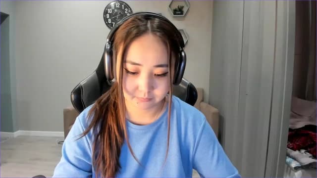 Gallery image thumbnail from Borra's myfreecams stream on, 11/29/2022, 07:19 image 13 of 20