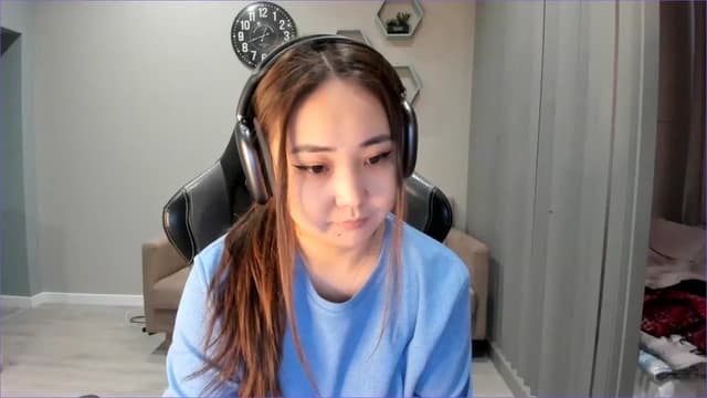 Gallery image thumbnail from Borra's myfreecams stream on, 11/29/2022, 07:19 image 11 of 20
