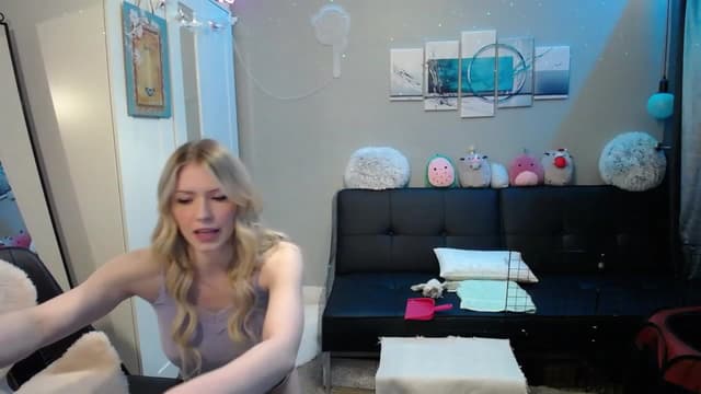 Gallery image thumbnail from Bridg's myfreecams stream on, 05/31/2023, 10:08 image 15 of 20
