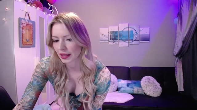 Gallery image thumbnail from Bridg's myfreecams stream on, 07/17/2023, 08:35 image 7 of 20