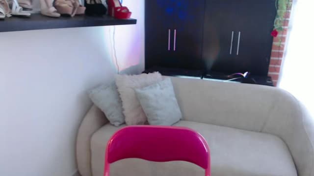 Gallery image thumbnail from CR_17's myfreecams stream on, 12/24/2024, 21:41 image 4 of 20