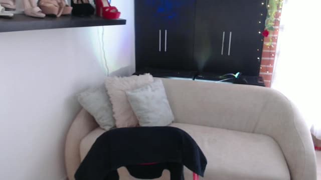 Gallery image thumbnail from CR_17's myfreecams stream on, 12/24/2024, 21:41 image 12 of 20