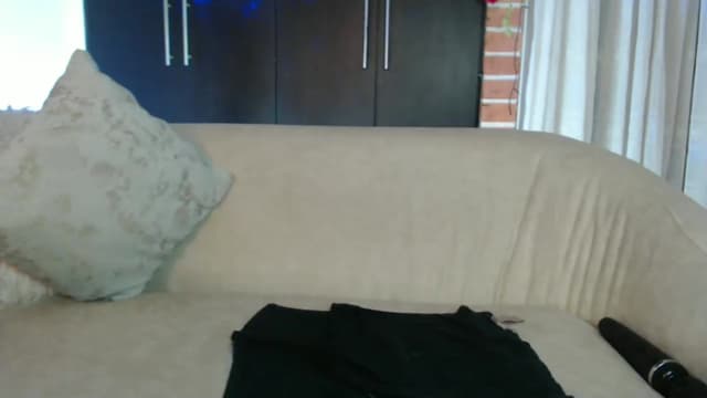 Gallery image thumbnail from CR_17's myfreecams stream on, 01/10/2025, 04:10 image 13 of 20