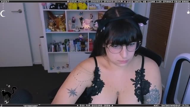 Gallery image thumbnail from Cat__'s myfreecams stream on, 04/21/2024, 11:46 image 12 of 20