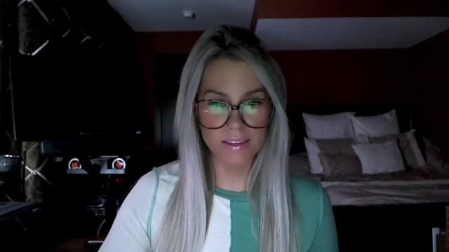 Gallery image thumbnail from Cora9's myfreecams stream on, 01/12/2023, 05:50 image 17 of 20