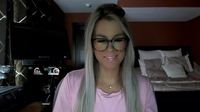 Gallery image thumbnail from Cora9's myfreecams stream on, 01/31/2023, 04:11 image 17 of 20