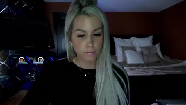 Gallery image thumbnail from Cora9's myfreecams stream on, 03/27/2023, 06:03 image 13 of 20