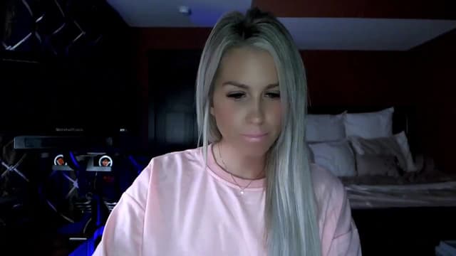 Gallery image thumbnail from Cora9's myfreecams stream on, 10/18/2023, 04:51 image 6 of 20