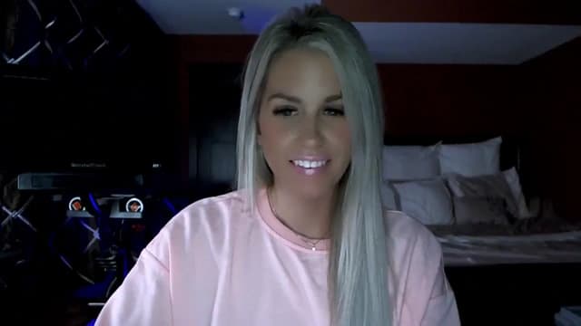 Gallery image thumbnail from Cora9's myfreecams stream on, 10/18/2023, 04:51 image 12 of 20