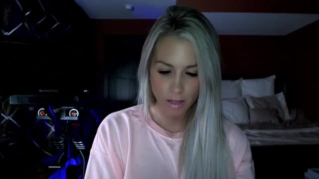 Gallery image thumbnail from Cora9's myfreecams stream on, 10/18/2023, 04:51 image 16 of 20