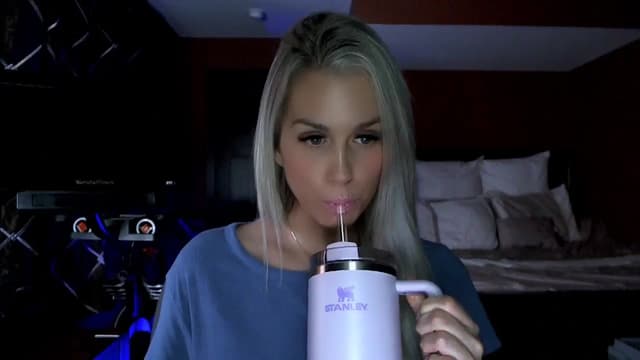 Gallery image thumbnail from Cora9's myfreecams stream on, 10/19/2023, 04:23 image 12 of 20