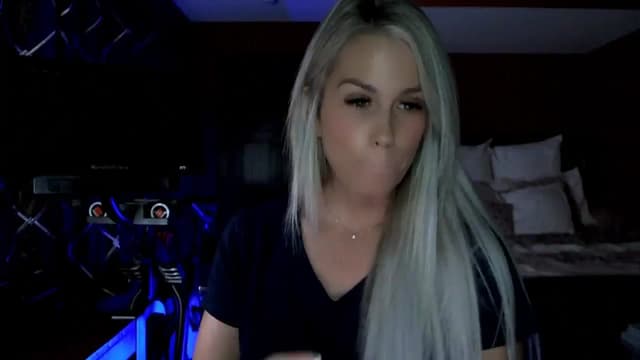 Gallery image thumbnail from Cora9's myfreecams stream on, 10/21/2023, 04:43 image 9 of 20