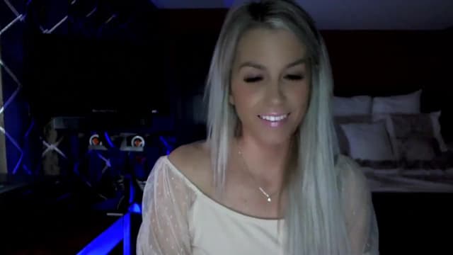 Gallery image thumbnail from Cora9's myfreecams stream on, 11/04/2023, 03:54 image 5 of 20