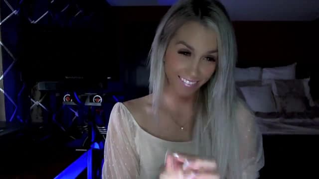 Gallery image thumbnail from Cora9's myfreecams stream on, 11/04/2023, 03:54 image 20 of 20