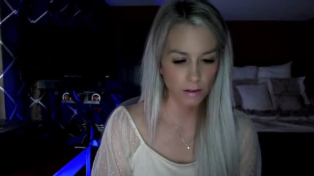 Gallery image thumbnail from Cora9's myfreecams stream on, 11/04/2023, 03:54 image 7 of 20