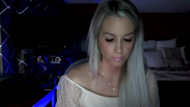 Gallery image thumbnail from Cora9's myfreecams stream on, 11/04/2023, 03:54 image 4 of 20