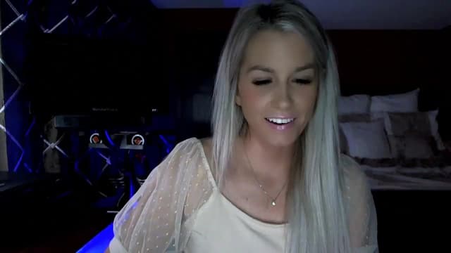 Gallery image thumbnail from Cora9's myfreecams stream on, 11/04/2023, 03:54 image 8 of 20