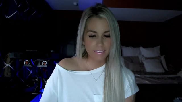 Gallery image thumbnail from Cora9's myfreecams stream on, 11/09/2023, 06:37 image 13 of 20