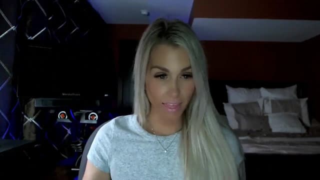 Gallery image thumbnail from Cora9's myfreecams stream on, 11/16/2023, 05:57 image 16 of 20