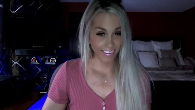 Gallery image thumbnail from Cora9's myfreecams stream on, 12/13/2023, 04:28 image 11 of 20