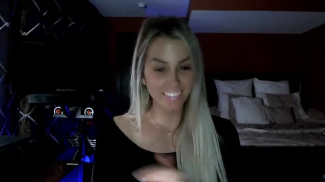 Gallery image thumbnail from Cora9's myfreecams stream on, 02/05/2024, 05:56 image 17 of 20
