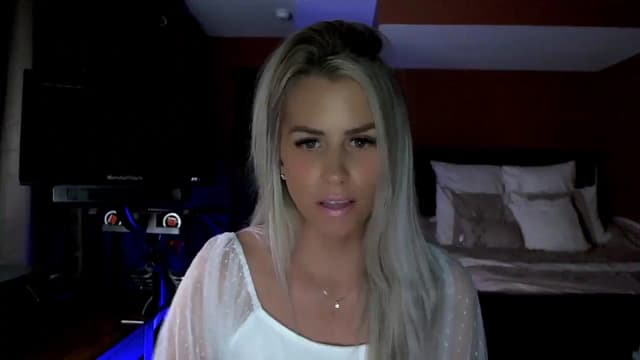 Gallery image thumbnail from Cora9's myfreecams stream on, 05/21/2024, 05:06 image 12 of 20