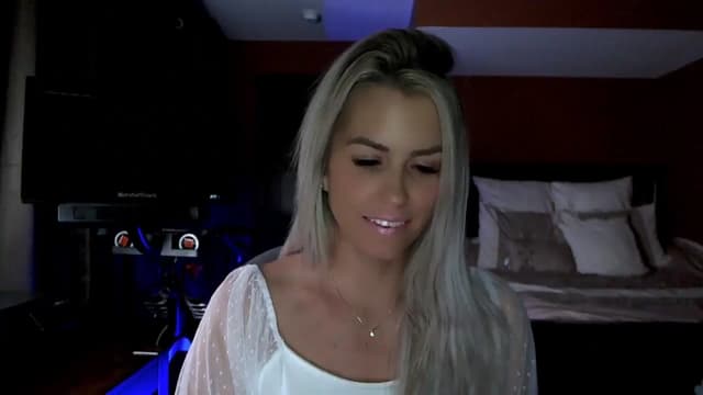 Gallery image thumbnail from Cora9's myfreecams stream on, 05/21/2024, 05:06 image 17 of 20