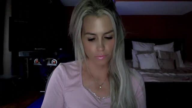 Gallery image thumbnail from Cora9's myfreecams stream on, 06/19/2024, 04:12 image 18 of 20