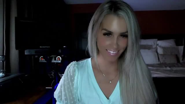 Gallery image thumbnail from Cora9's myfreecams stream on, 10/21/2024, 04:27 image 4 of 20