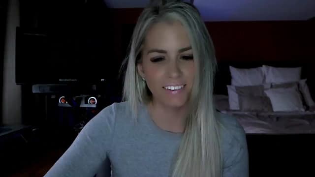Gallery image thumbnail from Cora9's myfreecams stream on, 03/27/2025, 04:29 image 4 of 20