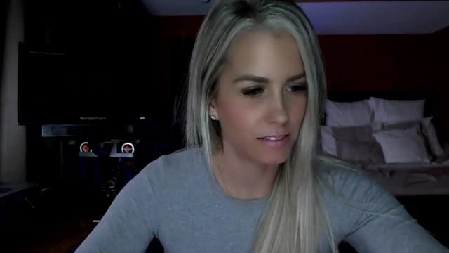 Gallery image thumbnail from Cora9's myfreecams stream on, 03/27/2025, 04:29 image 8 of 20
