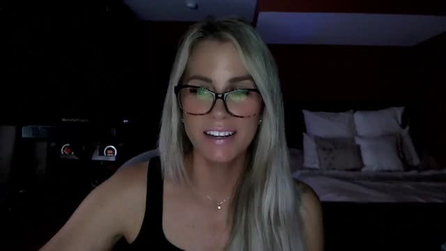 Gallery image thumbnail from Cora9's myfreecams stream on, 06/19/2025, 05:19 image 6 of 20