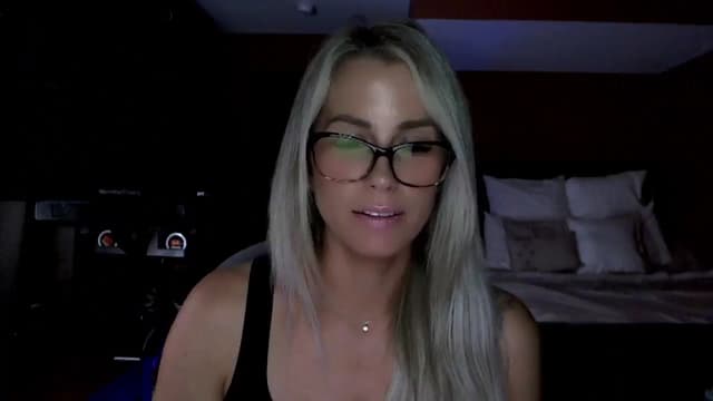 Gallery image thumbnail from Cora9's myfreecams stream on, 06/19/2025, 05:19 image 20 of 20