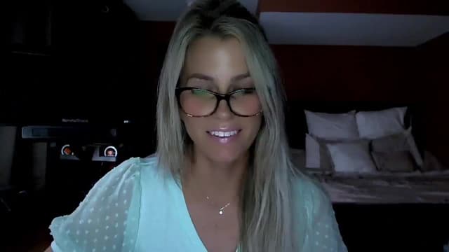 Gallery image thumbnail from Cora9's myfreecams stream on, 06/24/2025, 05:03 image 11 of 20