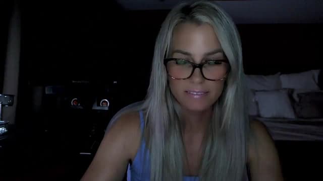 Gallery image thumbnail from Cora9's myfreecams stream on, 08/06/2025, 04:45 image 6 of 20